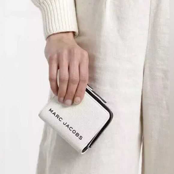 New Marc Jacobs Marc Jacobs Compact Bifold Wallet Pebble Leather Cotton / Black - Picture 3 of 5